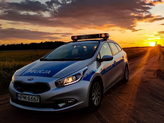 Jechał całą szerokością jezdni. Policjant po służbie odebrał mu kluczyki