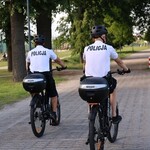 Nowy sprzęt dla policji. Funkcjonariusze patrolują miasto na rowerach elektrycznych
