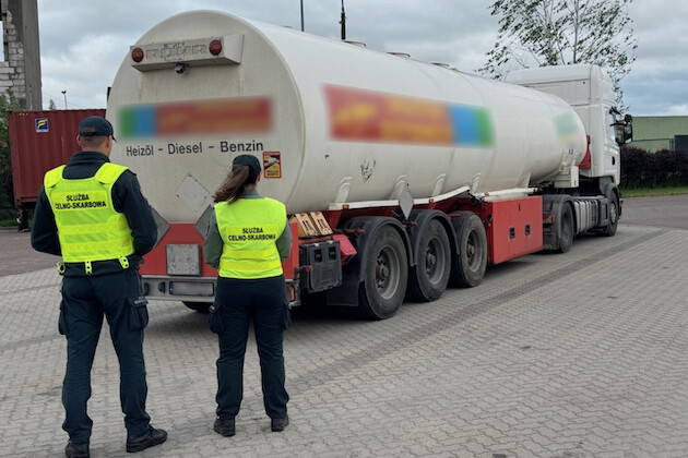 Nielegalne paliwo w cysternie z Łotwy. Celnicy nie dali się oszukać