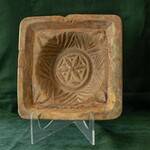 Sekret XVI-wiecznego kafla z Tykocina. Zabytek Miesiąca w Muzeum Podlaskim