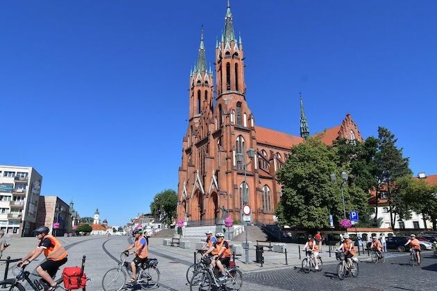 Z modlitwą na dwóch kółkach. 130 rowerzystów ruszyło na Jasną Górę