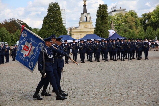 Święto Policji na dziedzińcu Pałacu Branickich. Wręczono medale i odznaczenia
