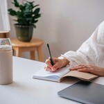 Nowe zasady pracy w upały od 2027 roku. Co już dziś musi zapewnić pracodawca?