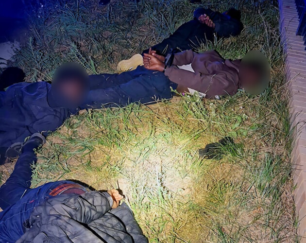 Pościg za kurierem z migrantami. Finał w rowie