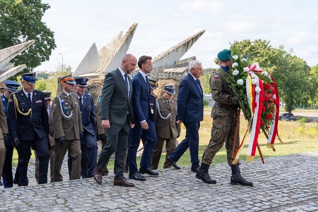 Oddali hołd bohaterom. Uroczystości pod Pomnikiem Obrońców Białegostoku