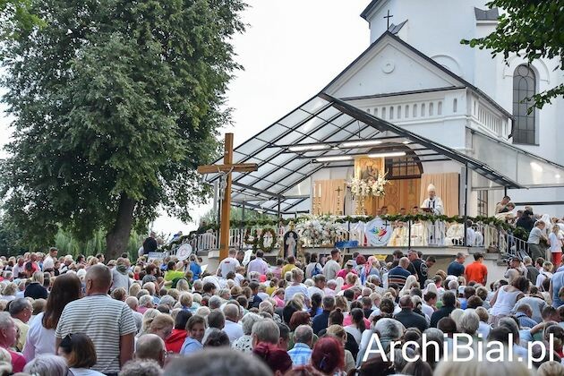 Ponad 10 tysięcy wiernych na Pieszej Pielgrzymce Rodzin do Krypna