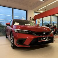 Multi Auto -  Autoryzowany dealer samochodów i motocykli marki Honda, Serwis blacharsko-lakierniczy