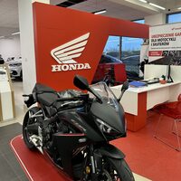 Multi Auto -  Autoryzowany dealer samochodów i motocykli marki Honda, Serwis blacharsko-lakierniczy