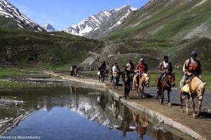 Ciekawi Świata - Kaszmir – w poszukiwaniu himalajskiego raju
