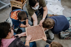 "Warsztaty o wojnie". Projekt edukacyjny dla osób ze specjalnymi potrzebami