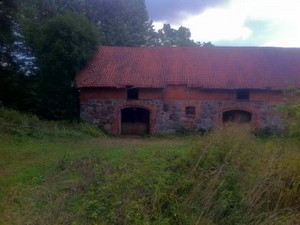 SIEDLISKO NA SPRZEDAŻ NA MAZURACH Z MUROWANĄ STODOŁĄ 263m2 GORCZYCE