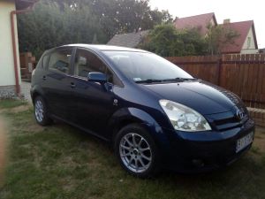 Toyota Corolla Verso granatowa 1,8VVTi benzyna 