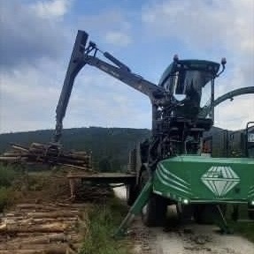 Operatora rębaka samojezdnego z hds