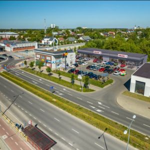Lokale handlowe i usługowe - wspólny parking z Biedronką