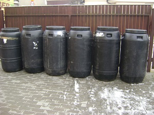 Sprzedajemy beczki plastikowe -na deszczowke szambo wode od 50l-220l-250l -BECZKI NA POMOSTY