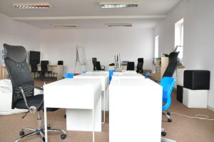 Niedrogi lokal biurowy 67 m2 blisko centrum (os. Młodych)